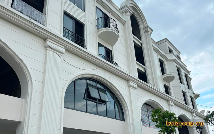 Vách kính - Điểm nhấn kiến trúc cho căn liền kề tại dự án Kim Chung Di Trạch